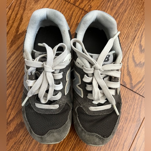 New Balance Kids' Gray Sneakers - Picture 5 of 5